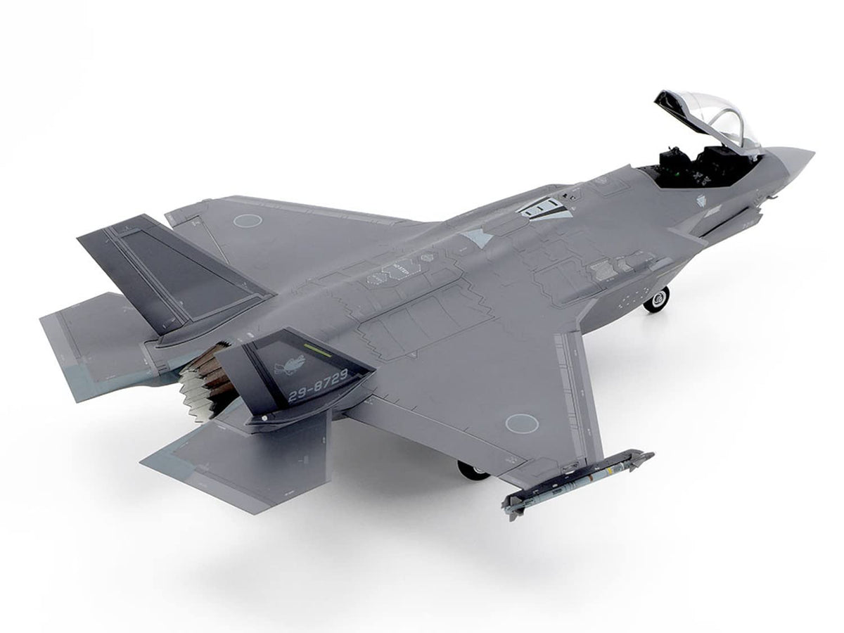 1:72 F-35A Lightning II Plastic Model Kit K793