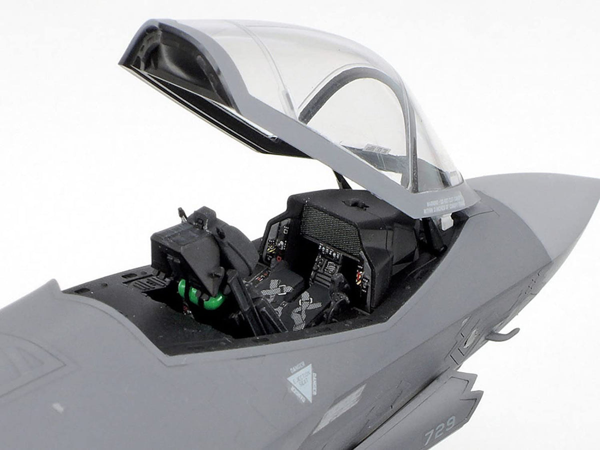 1:72 F-35A Lightning II Plastic Model Kit K793