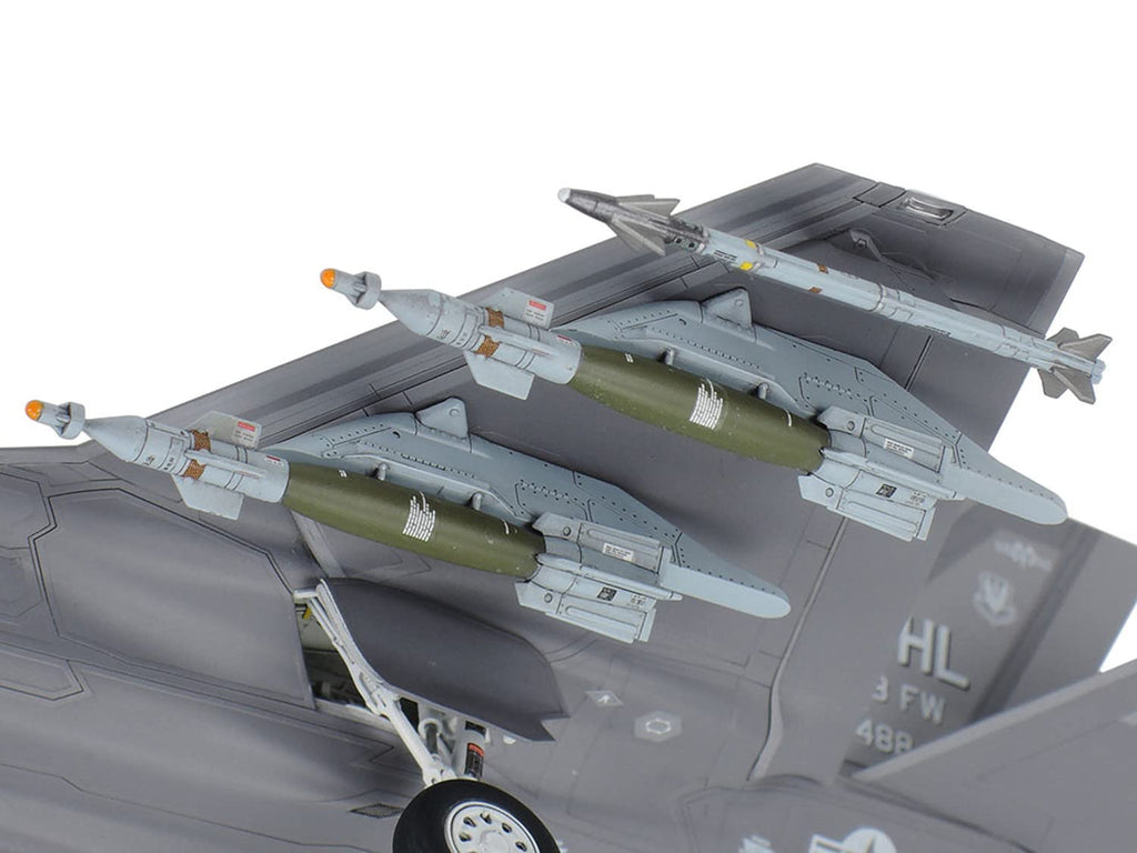 1:72 F-35A Lightning II Plastic Model Kit K793