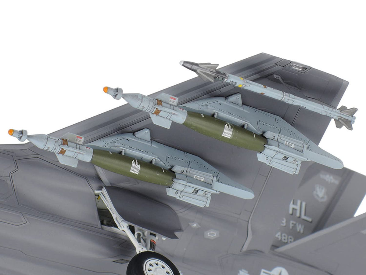 1:72 F-35A Lightning II Plastic Model Kit K793