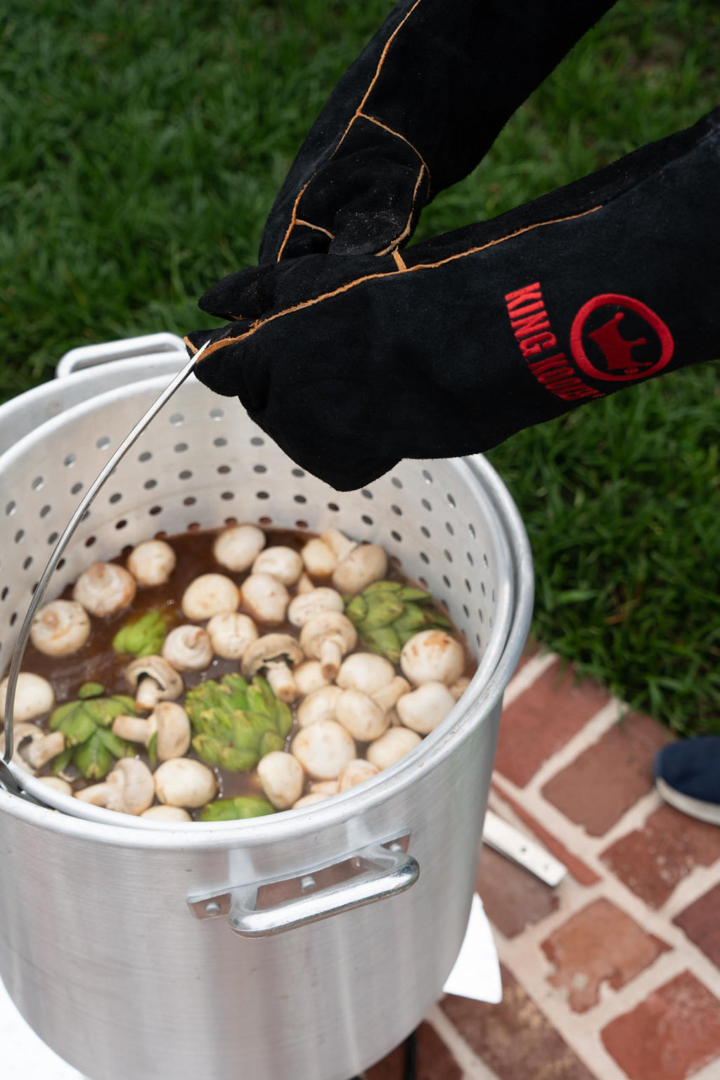 Portable Propane Outdoor Boiling Package with 60 Qt. Aluminum Pot, Basket, Lid and Jet Burner B206