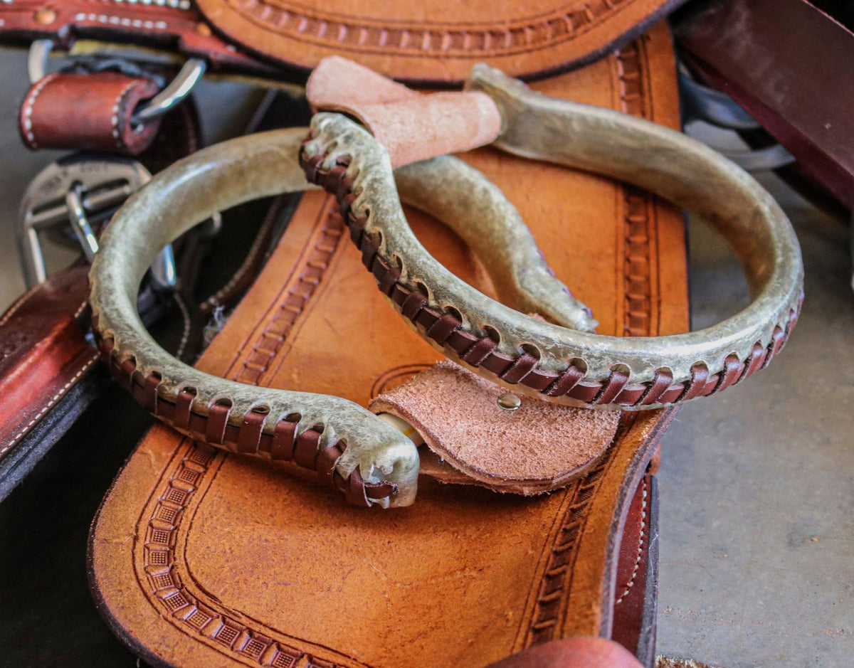 Oxbow Round Metal Western Stirrups R438693