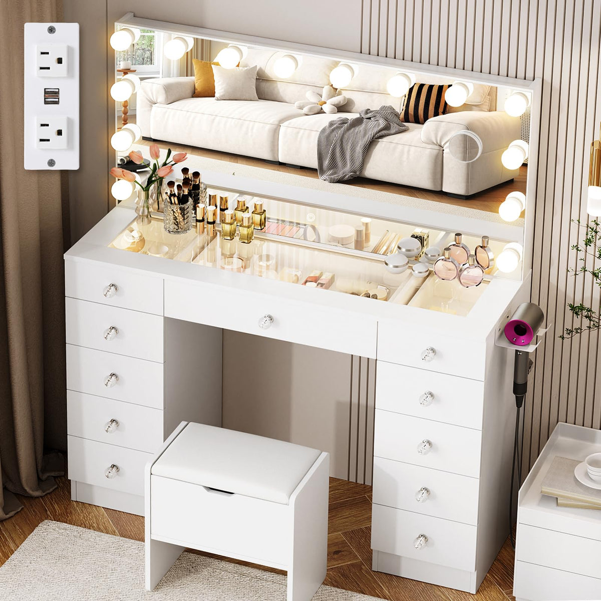 Vanity with Lighted Mirror I6772