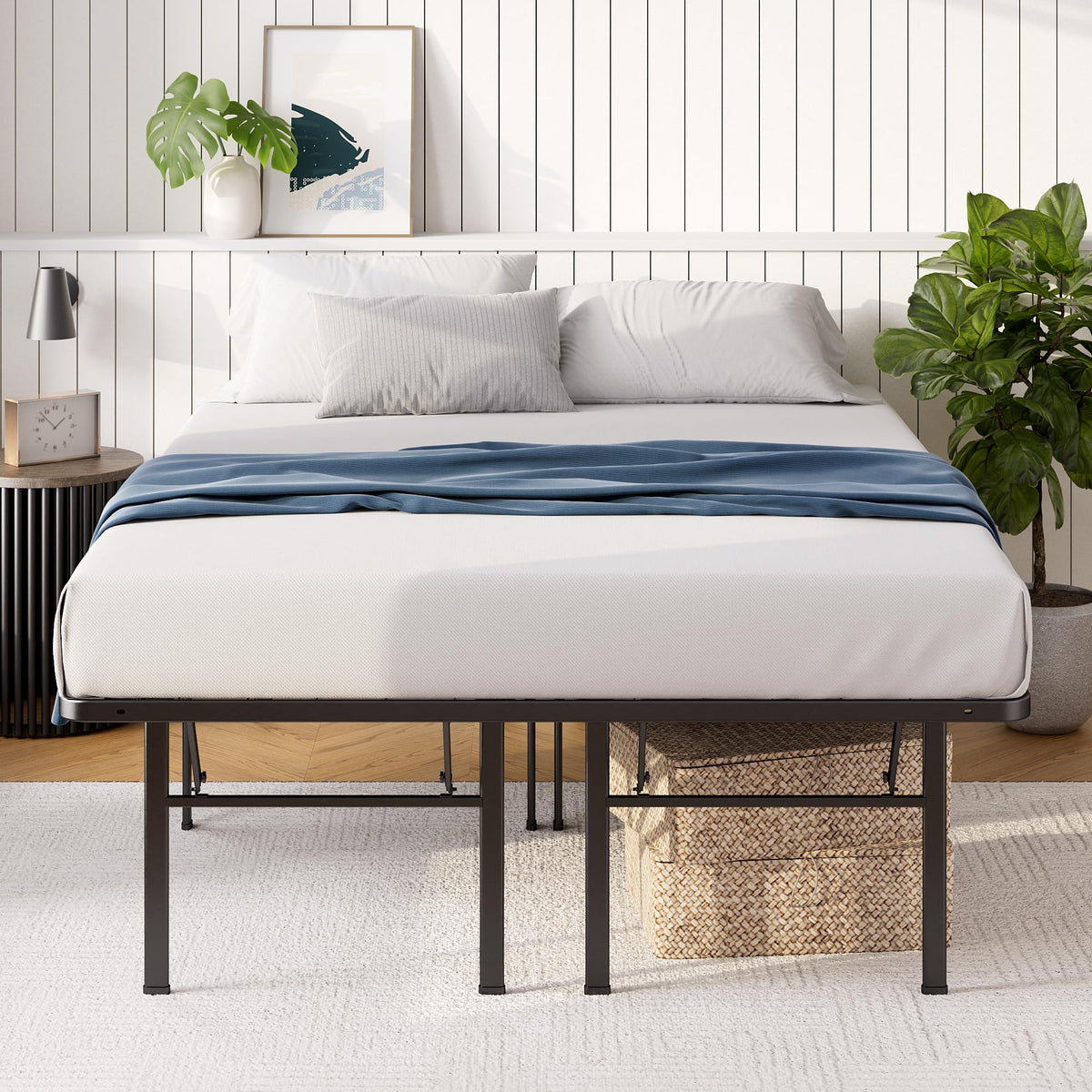 Queen Black Platform Bed Frame X976507