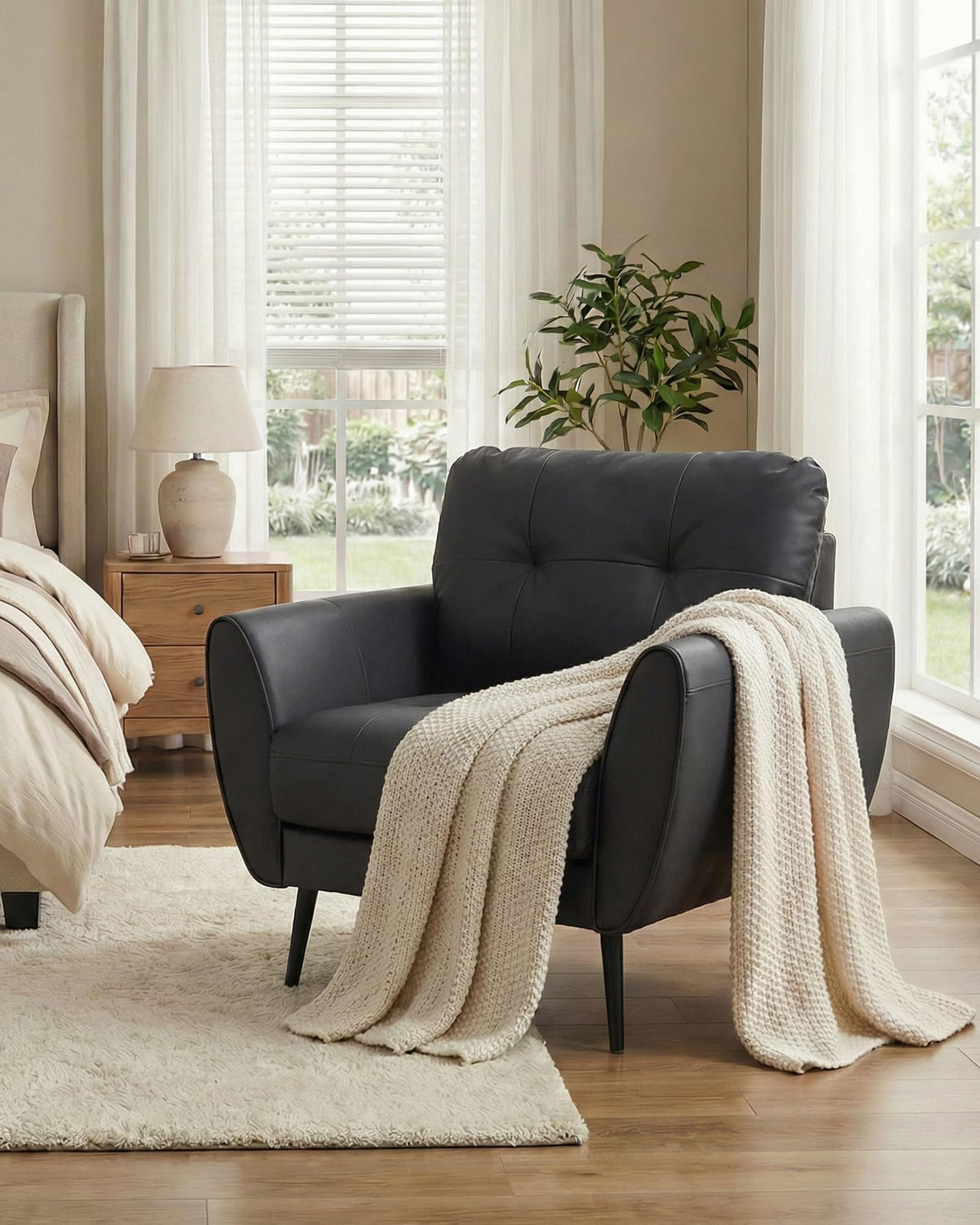 Black Leather Tufted Accent Chair R344